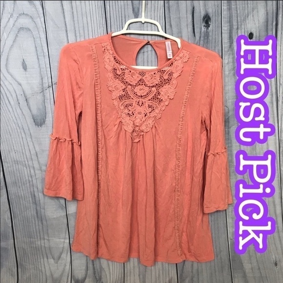 𝅺✅HOST Pick✅ Xhilaration Bell Sleeve Top, XS - Picture 1 of 6